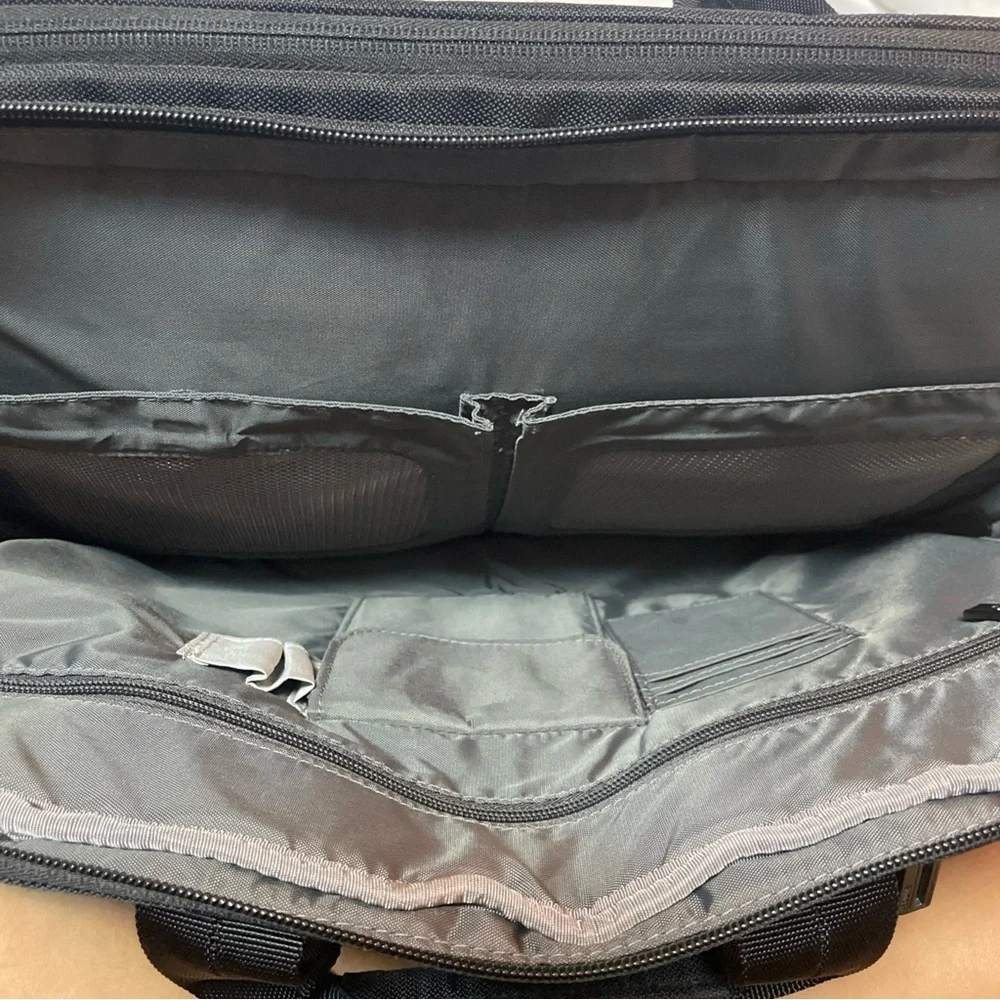 Sumdex Core Classic Laptop Briefcase with Padded Compartment And Backpack Straps
